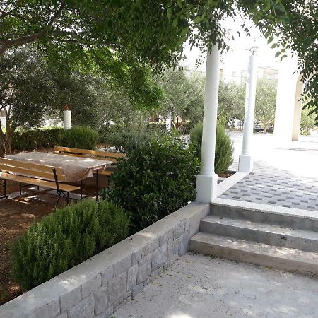 Apartments Erceg أوميس المظهر الخارجي الصورة