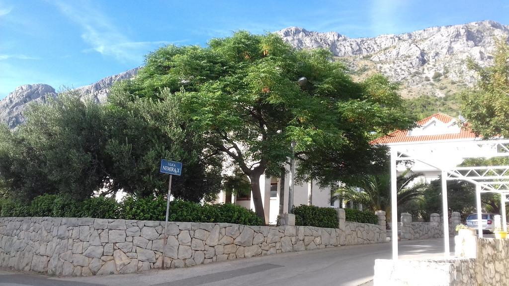 Apartments Erceg أوميس المظهر الخارجي الصورة