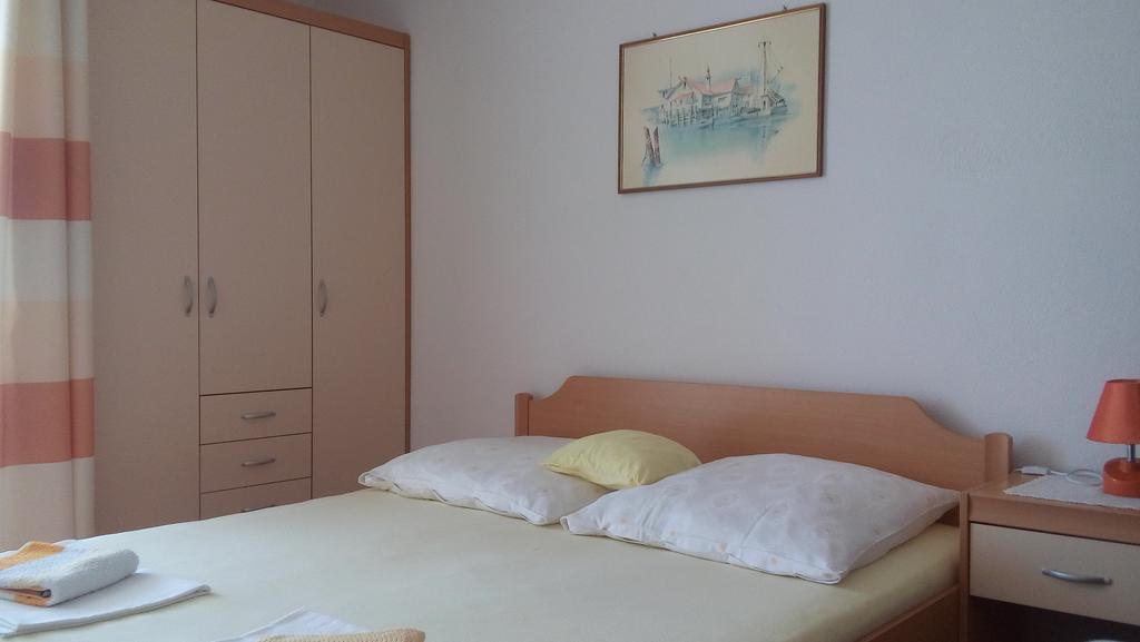 Apartments Erceg أوميس المظهر الخارجي الصورة