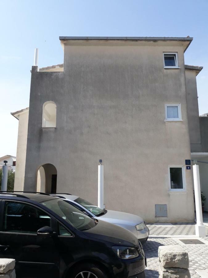 Apartments Erceg أوميس المظهر الخارجي الصورة