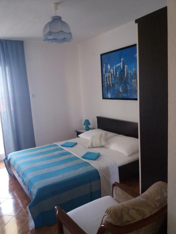 Apartments Erceg أوميس المظهر الخارجي الصورة