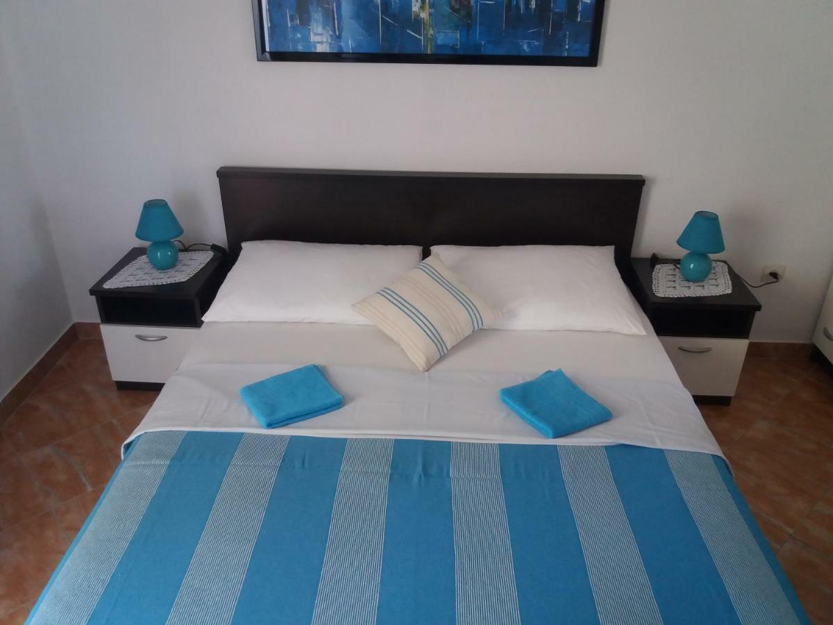 Apartments Erceg أوميس المظهر الخارجي الصورة