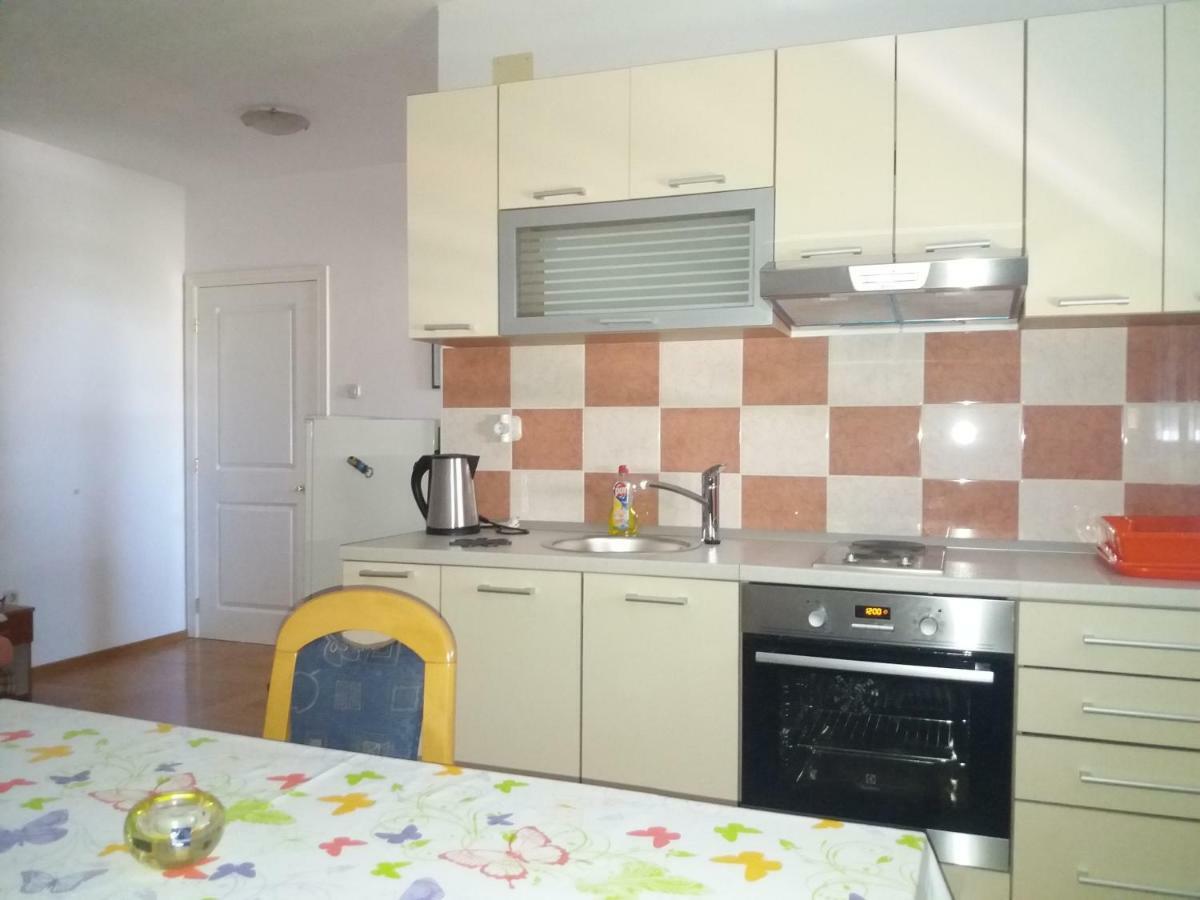 Apartments Erceg أوميس المظهر الخارجي الصورة