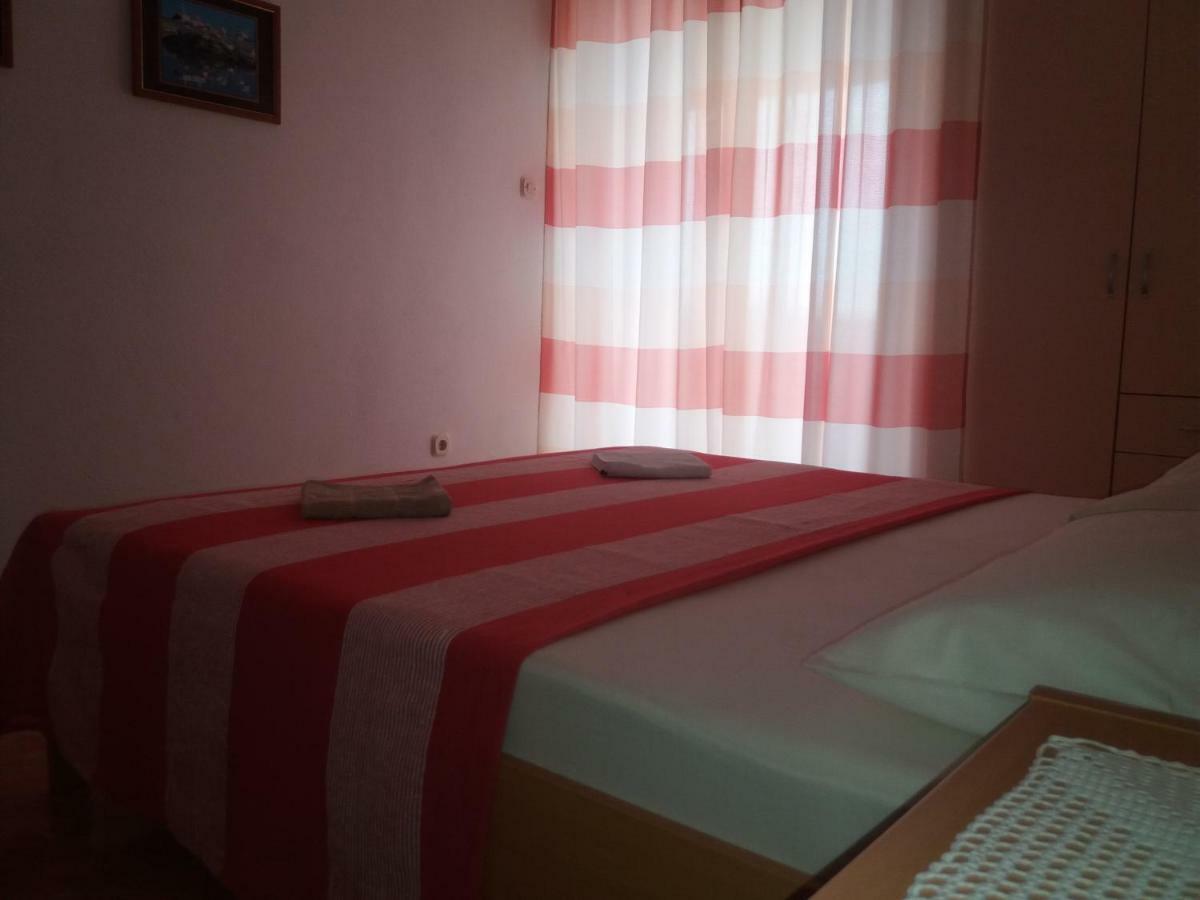 Apartments Erceg أوميس المظهر الخارجي الصورة