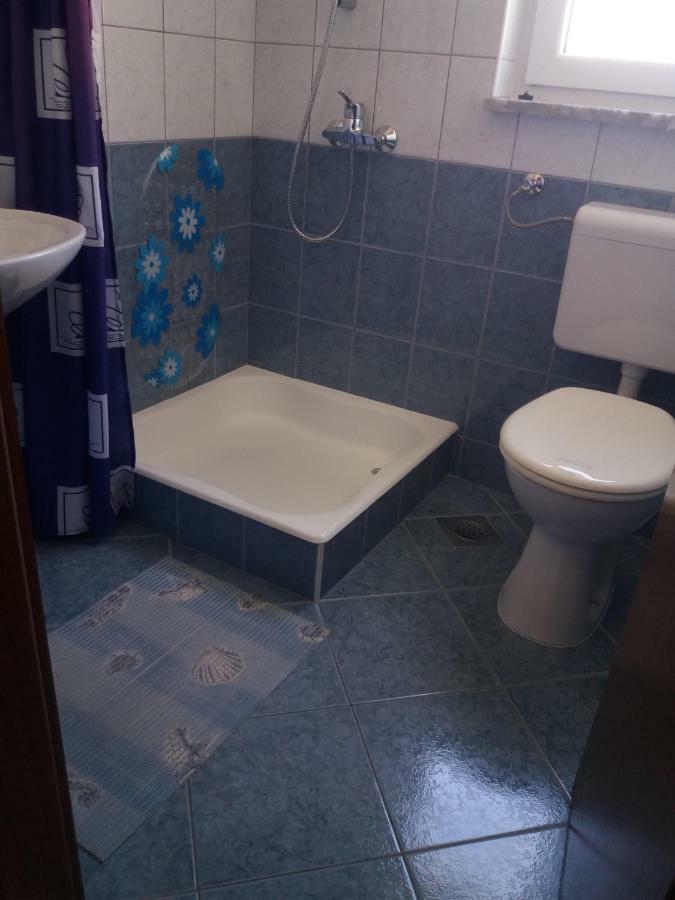 Apartments Erceg أوميس المظهر الخارجي الصورة